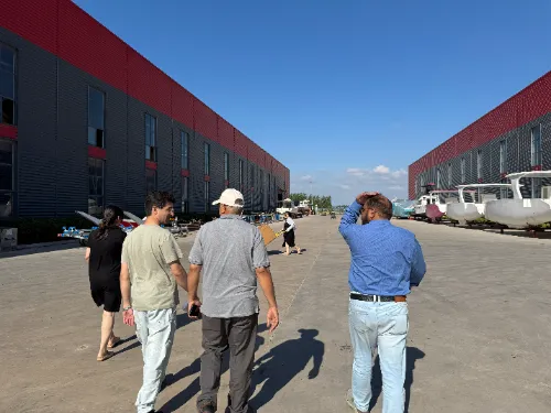 LAWADA® przyjmuje pakistańskich partnerów w celu zwiedzania fabryki i komunikacji biznesowej